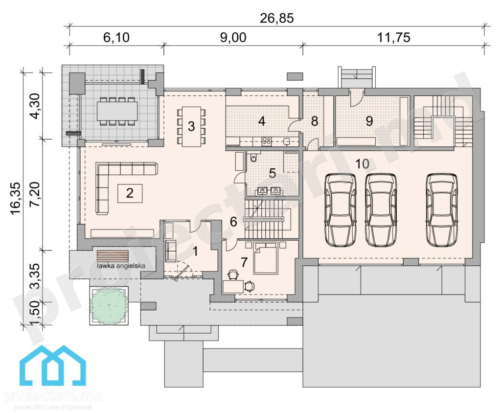Proiect casă spațioasă 590m²